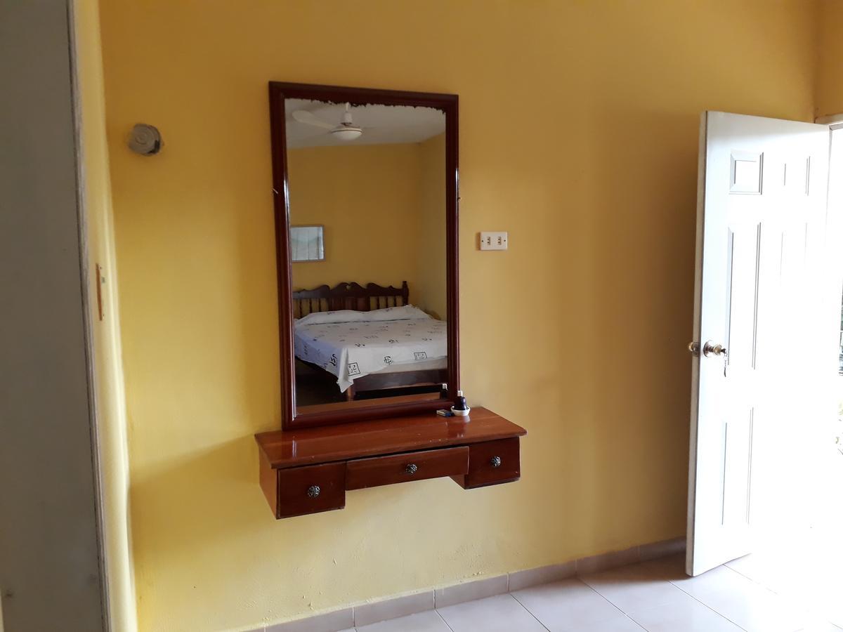 El Chac Mool Bed & Breakfast Santa Elena Bilik gambar